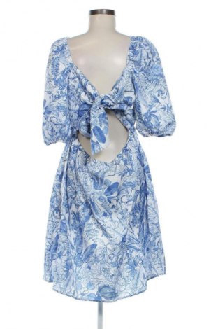 Kleid Trendyol, Größe L, Farbe Mehrfarbig, Preis 20,99 €