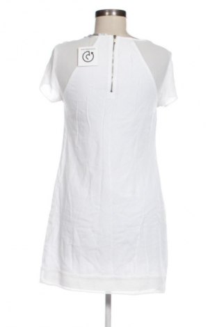 Рокля Zara, Размер M, Цвят Бял, Цена 15,33 €