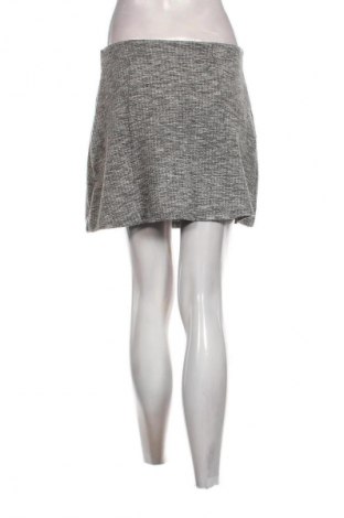 Пола H&M, Размер S, Цвят Многоцветен, Цена 2,04 €