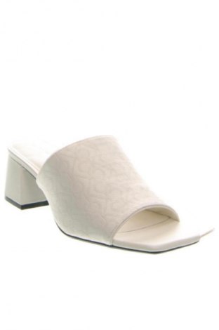 Чехли Calvin Klein, Размер 39, Цвят Многоцветен, Цена 104,81 €