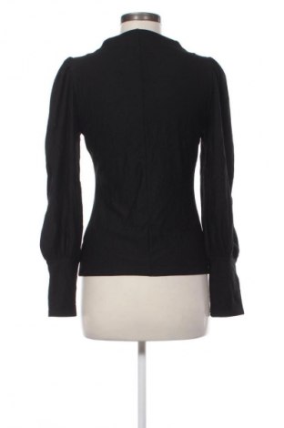 Dámská halenka Gestuz, Velikost M, Barva Černá, Cena  399,00 Kč