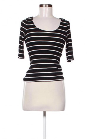 Γυναικεία μπλούζα LC Waikiki, Μέγεθος S, Χρώμα Πολύχρωμο, Τιμή 5,12 €