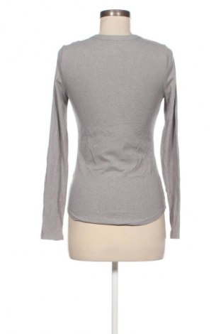 Γυναικεία μπλούζα No Boundaries, Μέγεθος M, Χρώμα Γκρί, Τιμή 9,72 €