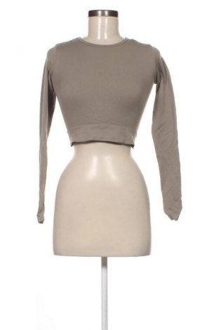 Дамска блуза Pull&Bear, Размер M, Цвят Бежов, Цена 3,06 €