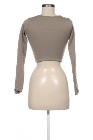 Дамска блуза Pull&Bear, Размер M, Цвят Бежов, Цена 3,06 €