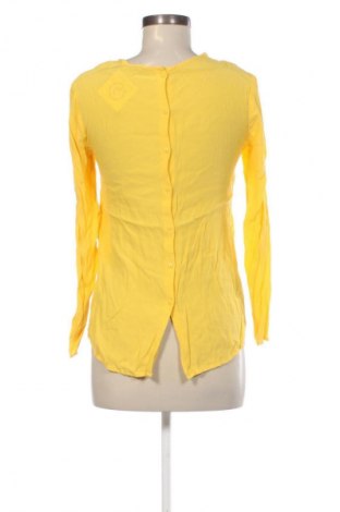 Дамска блуза Unbranded, Размер M, Цвят Жълт, Цена 2,04 €