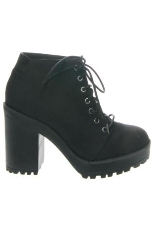 Дамски боти H&M Divided, Размер 39, Цвят Черен, Цена 11,24 €