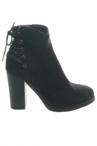 Дамски боти Unbranded, Размер 36, Цвят Черен, Цена 7,66 €