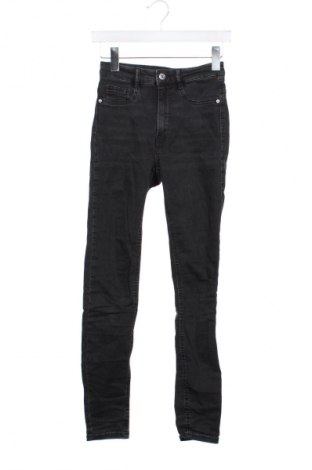 Damskie jeansy Gina Tricot, Rozmiar XS, Kolor Czarny, Cena 47,99 zł