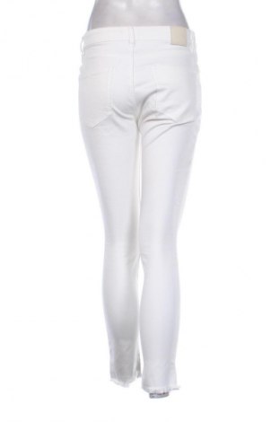 Damskie jeansy S.Oliver Black Label, Rozmiar S, Kolor Biały, Cena 25,99 zł