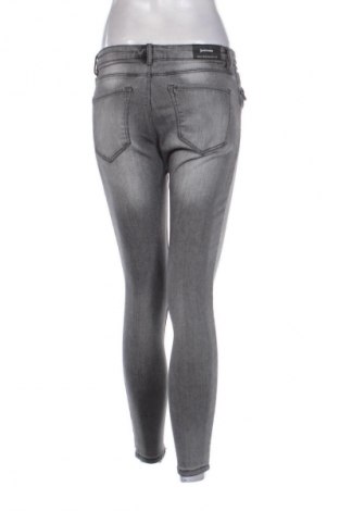 Γυναικείο Τζίν Stradivarius, Μέγεθος M, Χρώμα Γκρί, Τιμή 4,99 €