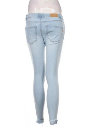 Γυναικείο Τζίν Stradivarius, Μέγεθος M, Χρώμα Μπλέ, Τιμή 2,99 €