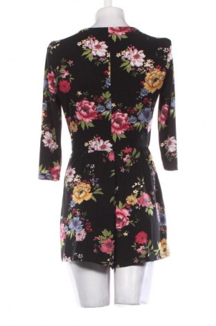 Női rövid overál Bershka, Méret M, Szín Sokszínű, Ár 3 539 Ft