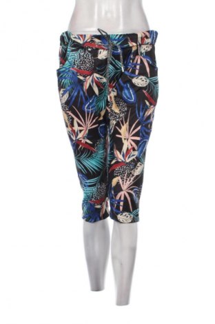 Γυναικείο κοντό παντελόνι BW, Μέγεθος L, Χρώμα Πολύχρωμο, Τιμή 3,99 €