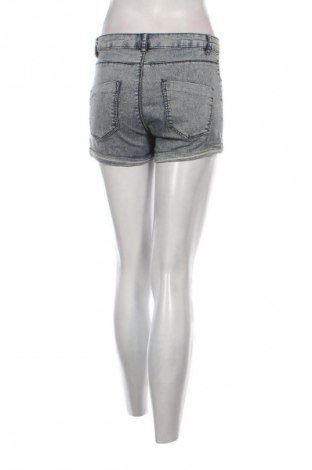 Γυναικείο κοντό παντελόνι Bershka, Μέγεθος S, Χρώμα Μπλέ, Τιμή 3,99 €
