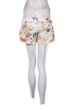 Γυναικείο κοντό παντελόνι United Colors Of Benetton, Μέγεθος XL, Χρώμα Πολύχρωμο, Τιμή 2,99 €