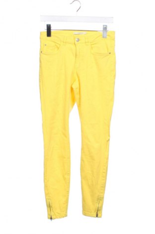 Damskie spodnie B.Young, Rozmiar S, Kolor Żółty, Cena 14,99 zł