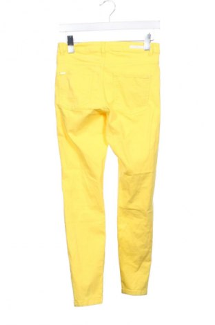Damskie spodnie B.Young, Rozmiar S, Kolor Żółty, Cena 14,99 zł