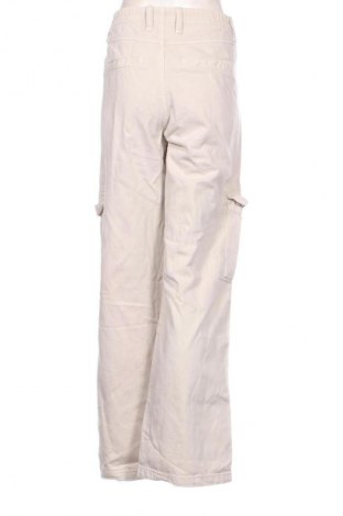 Női nadrág Bershka, Méret XL, Szín Ekrü
, Ár 2 429 Ft