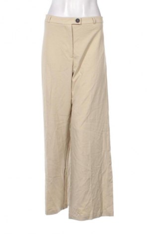 Дамски панталон Bershka, Размер XL, Цвят Бежов, Цена 8,18 €