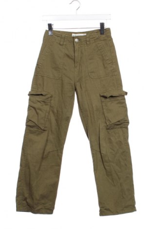 Γυναικείο παντελόνι Stradivarius, Μέγεθος XS, Χρώμα Πράσινο, Τιμή 3,99 €