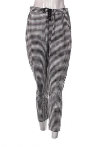 Pantaloni de femei United Colors Of Benetton, Mărime XL, Culoare Multicolor, Preț 60,99 Lei