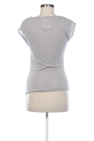 Γυναικείο τοπ Pull&Bear, Μέγεθος M, Χρώμα Γκρί, Τιμή 5,99 €