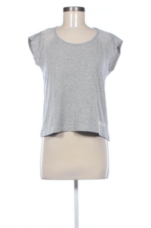 Γυναικείο τοπ Two Play, Μέγεθος S, Χρώμα Γκρί, Τιμή 6,99 €