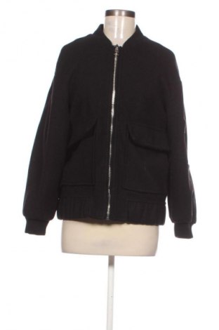 Dámský kabát  Bershka, Velikost S, Barva Černá, Cena  163,00 Kč