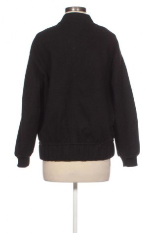 Dámský kabát  Bershka, Velikost S, Barva Černá, Cena  163,00 Kč