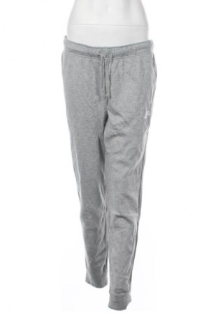 Pantaloni trening de femei Nike, Mărime L, Culoare Gri, Preț 103,99 Lei