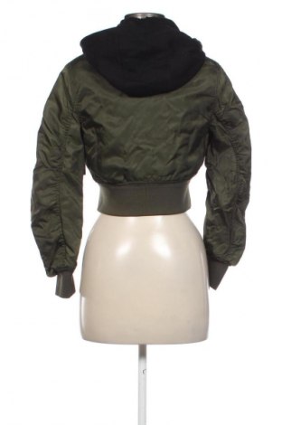 Geacă de femei Bershka, Mărime XS, Culoare Verde, Preț 151,99 Lei