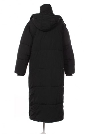 Geacă de femei Bershka, Mărime M, Culoare Negru, Preț 238,99 Lei