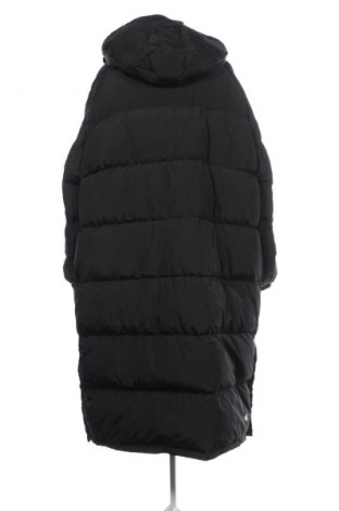 Γυναικείο μπουφάν Tommy Jeans, Μέγεθος 5XL, Χρώμα Μαύρο, Τιμή 182,99 €