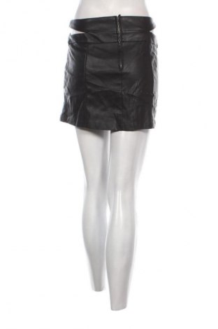 Kožená sukňa  Bershka, Veľkosť M, Farba Čierna, Cena  7,95 €