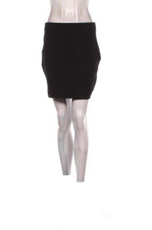 Пола Amisu, Размер M, Цвят Черен, Цена 2,04 €