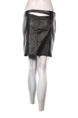 Пола Amisu, Размер S, Цвят Черен, Цена 2,04 €