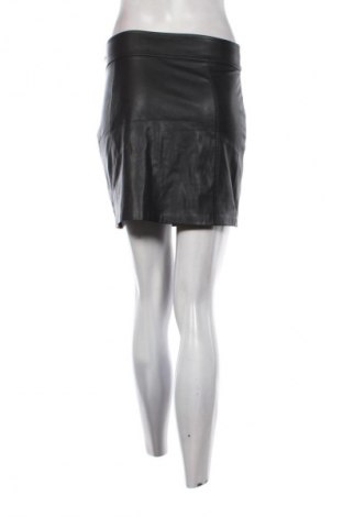 Sukně Bershka, Velikost M, Barva Černá, Cena  49,00 Kč