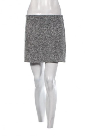 Sukně Bershka, Velikost M, Barva Šedá, Cena  49,00 Kč