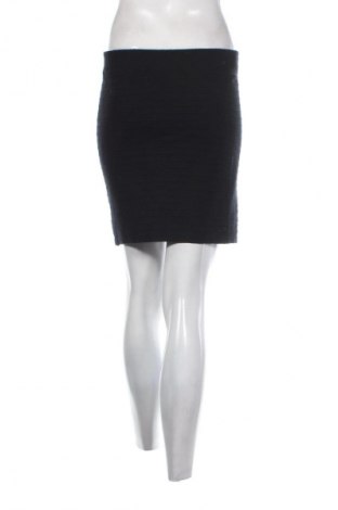 Пола Chicoree, Размер S, Цвят Черен, Цена 2,04 €