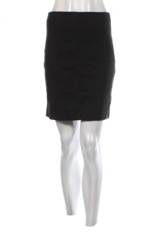 Пола H&M, Размер S, Цвят Черен, Цена 2,04 €