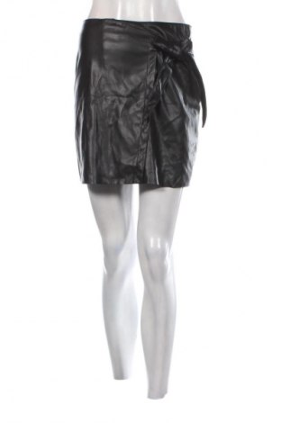 Пола ONLY, Размер S, Цвят Черен, Цена 2,04 €