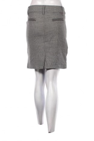 Пола Unbranded, Размер S, Цвят Многоцветен, Цена 2,04 €