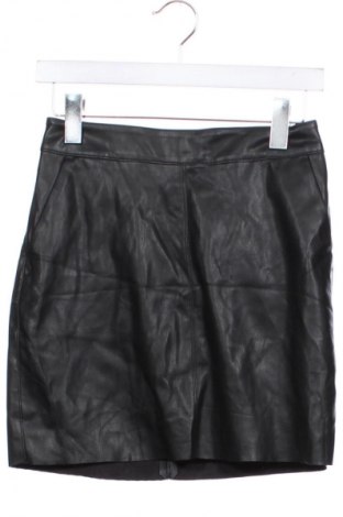 Пола Vero Moda, Размер XS, Цвят Черен, Цена 2,04 €