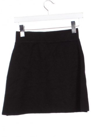 Пола Zara, Размер XXS, Цвят Черен, Цена 8,69 €