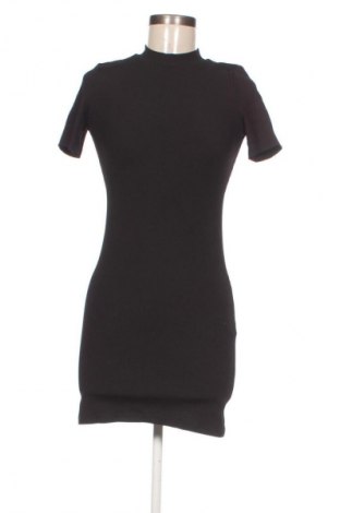 Sukienka Bershka, Rozmiar M, Kolor Czarny, Cena 51,99 zł