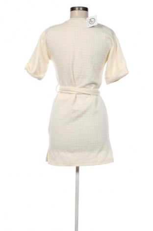 Рокля Bershka, Размер XS, Цвят Жълт, Цена 8,18 €