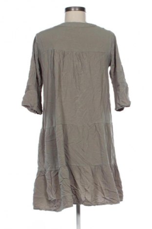 Φόρεμα Essentials, Μέγεθος M, Χρώμα Πράσινο, Τιμή 2,99 €