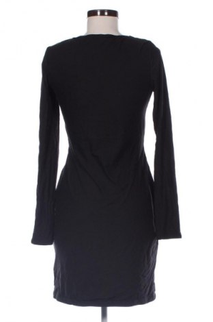 Рокля Guess, Размер L, Цвят Черен, Цена 30,16 €