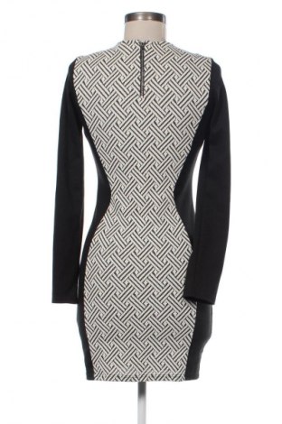 Šaty  H&M, Velikost M, Barva Vícebarevné, Cena  49,00 Kč